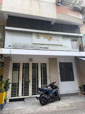 Rent a single house just in the side of a long-stuck. 6 x 8 1 . 2 bedrooms.
