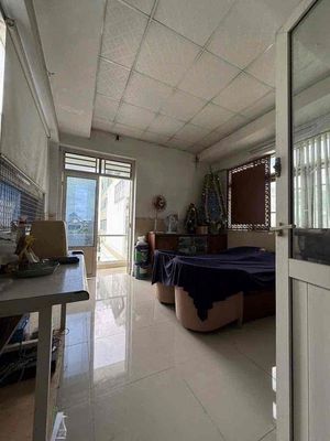 Rent Full Seven, near the University of Business