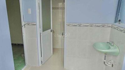 Room 30 m2 on the side of the Nin Shun 2 bridge, opposite EcoGreen.