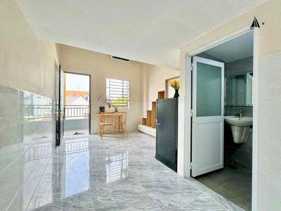 Rent a service apartment right away. - Three hundred dollars.