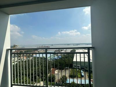 Rent out the county of 7 Riverside 3 bedrooms. The angle of the ntcb has 3 air-sizeers. 13 million and a half are in place.