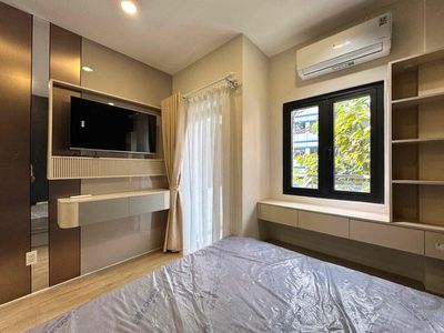 Rent the balcony. 32 meters. Good price. - Right here.