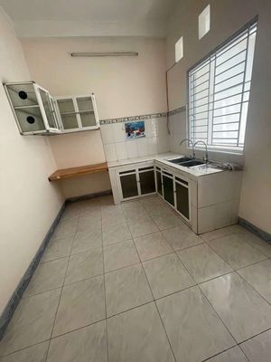 Rent the first floor, over 100 meters, download lane Hồ Văn Huê-7, 9 bedrooms.