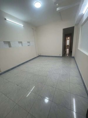 Rent the first floor, over 100 meters, download lane Hồ Văn Huê-7, 9 bedrooms.