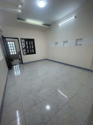 Rent the first floor, over 100 meters, download lane Hồ Văn Huê-7, 9 bedrooms.