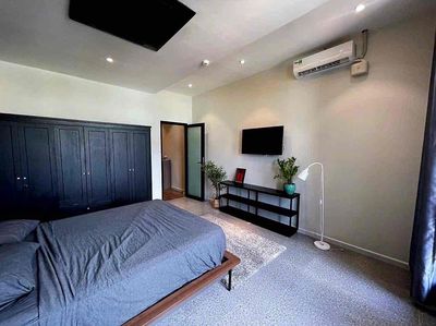 Rent apartment 55 meters. A bedroom. A bathroom.
