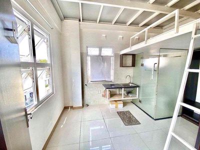 The super-beautiful student room has a Ngay gần nhà ga T3 window.