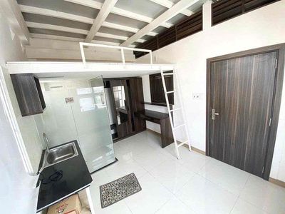 The super-beautiful student room has a Ngay gần nhà ga T3 window.