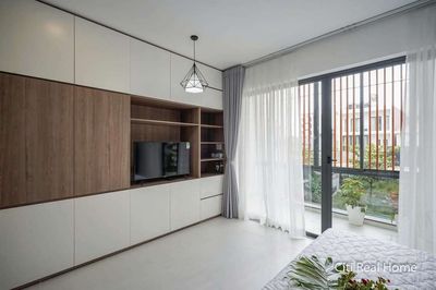 Rent right at the balcony studio 35 meters in Nguyễn Văn Đậu near the market.