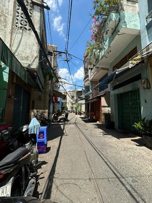 The main alleyway Hàn Hải Nguyên, District 11, 3 5th floor bedroom 3 toilets 14 million