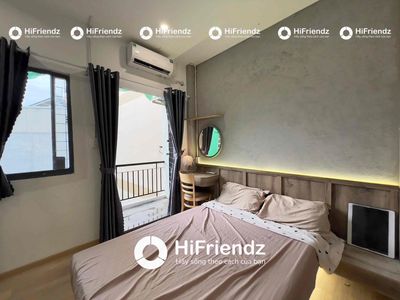 It's just at the University of Gia Phú, five minutes from the way tohyd, full new furniture.