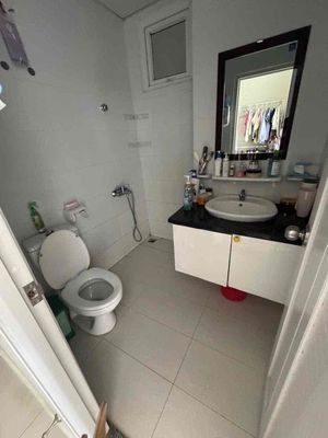 master + private toilet ENCOM Topaz Elite District 8 MONTH 5 million a month