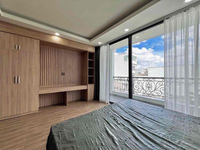 Rent a new balcony 100% right in the Republic Etown, Tân Bình.
