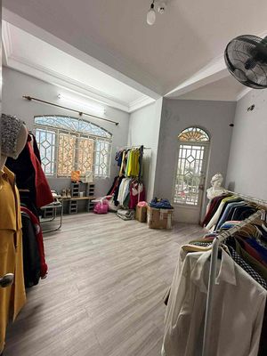 Rent one Lê Văn Duyệt Bình Thạnh floor