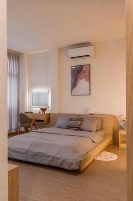 Renting near tsn airport, etown Republic, K300, capital writing