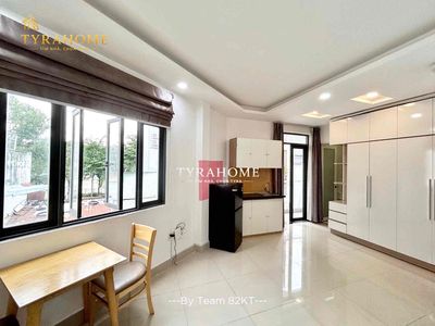 The Studio House, Balcon, Phan Xích Long. It's only 6 million.
