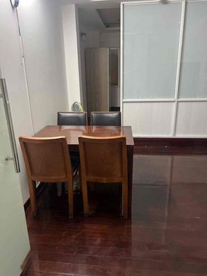 1 sleeping P with a bathroom + 1 kitchen