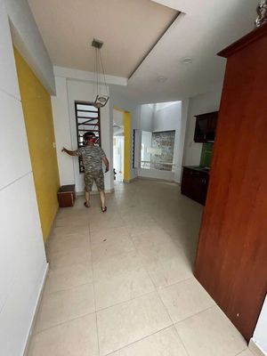 The original two-story four-story bedroom Lâm Văn Bền.