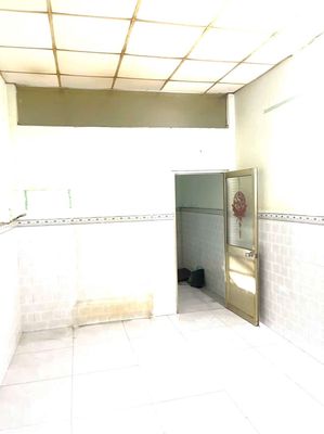 Rent the Phan Huy Ích road near the 2nd floor of the second bedroom.