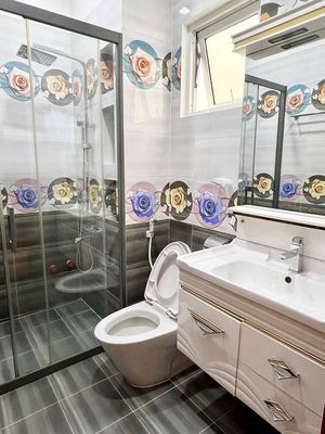 The cool Sleepbox is near Hoàng Diệu 2, which is 1 million/5 per person/th