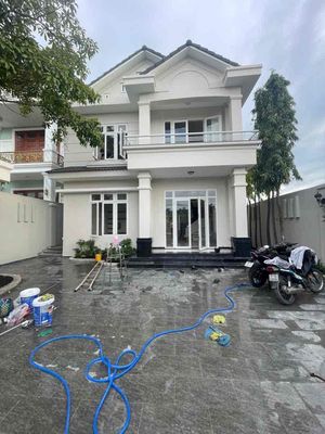 12 x 30 yards over 100 M2 parking cars 5 KAc Đỗ Xuân Hợp plb District 9