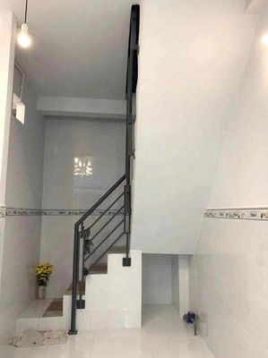 (7 million) Rent two-story car alleys - 40 meters - near the University of Transport