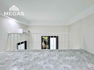 Room room , room room room, super-size.