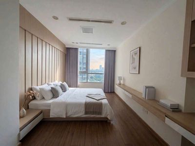 Rent the corner of 153.6 meters2, 4 bedrooms, 3 toilets, Central 1, Delomes Central Park