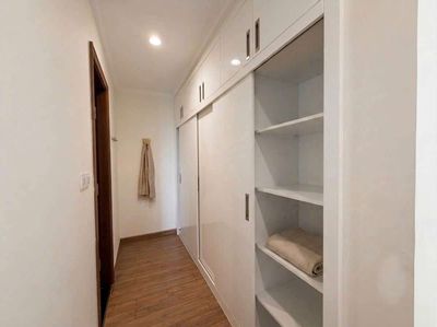 Rent the corner of 153.6 meters2, 4 bedrooms, 3 toilets, Central 1, Delomes Central Park