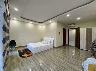House 8*16, ground, 2 stories, 4 bedrooms, car yard wide near the gas stop