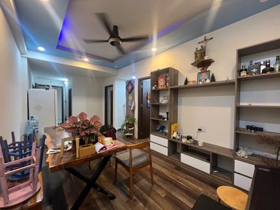 Renting Green River apartment 6'2"/2/2/2 sleeping rooms 2 toilets cost 10 million full interior 8