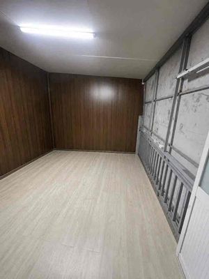 Renting the original house in the same business, 5 x 25 meters, 2 floors, 16 million a month.