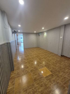 Rent 4 X18 M 1 float 3 Lê Trọng Tấn bedrooms