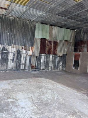 We'll have 500 meters to rent with a warehouse of 170 meters. Convenient 26 Wing A Bình Chánh