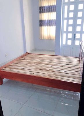 Rent a three-size house. Two toilets, 7.5 million.
