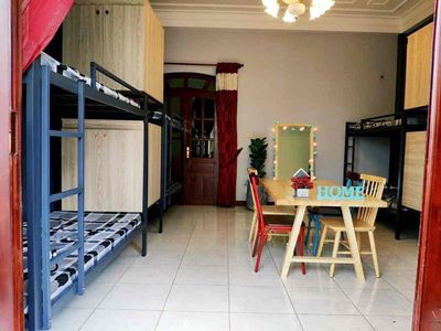 The dorm is for students and people who work near the airline.
