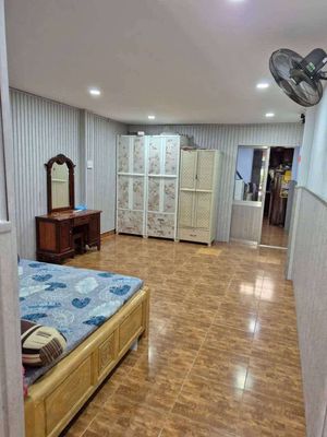 It's a four-foot apartment, three bedrooms, two beautiful ones near the school.