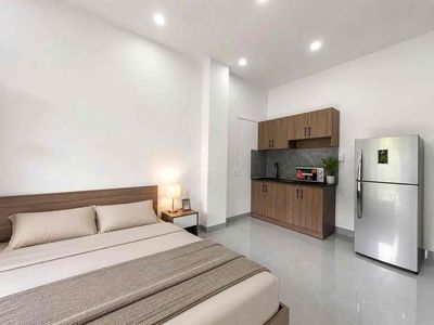 The modern apartment kitchen far from bed is in Sư Vạn Hạnh.