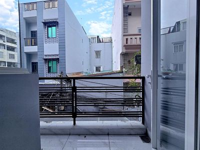 Rent the room with the balcony, the personal, cool washing machine in Tân Mỹ District 7