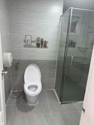 We need to rent a Vietcong-Tạ Quang Bửu apartment area 150 meters, three bedrooms, two toilets.