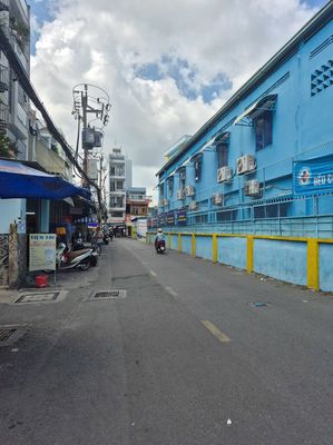 R.Q.z. Hotel: 4 X 11 M cast 3 rooftops