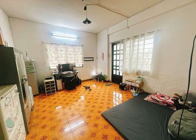 For long rent at Cao Thắng.