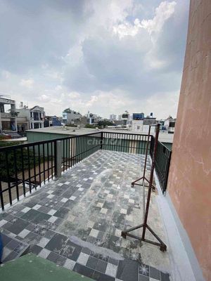 The new house is called Nguyễn Văn Quá area 3 x 6 meters 1st floor of the cast roof