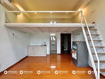 Rent the WMV, super wide window - full interior, near the stilt