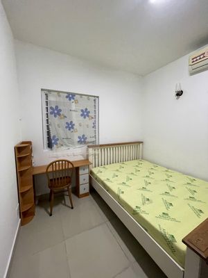Rent a room full of furniture in the Southern Jewel complex 8
