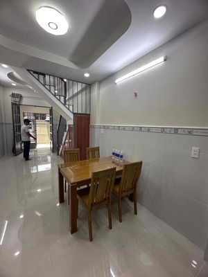 47th Street, Tam Bình 6 x12 divided by 2 car floor 3 bedroom 2 toilets