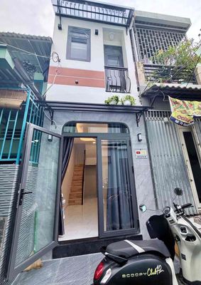 Rent a new house. Full interior is a central image