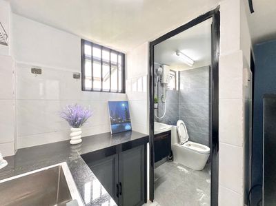The new room is 100% full of furniture in Vườn Lài District 12.