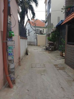 Rent the original four bedrooms at Lê Quang Định.