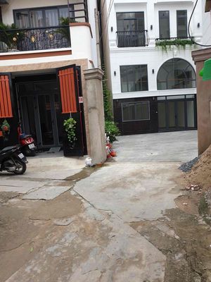 Rent the original four bedrooms at Lê Quang Định.